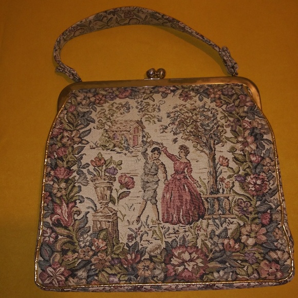 JR Miami - Picture 1 of 7